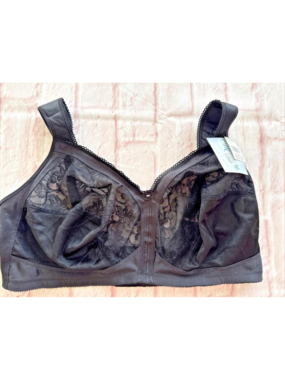 NWT Carnival 48DDD Black Wireless Bra Style 630 Unlined Thick Strap